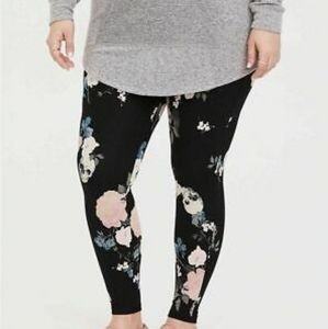 NWOT Torrid Premium Leggings Size 4